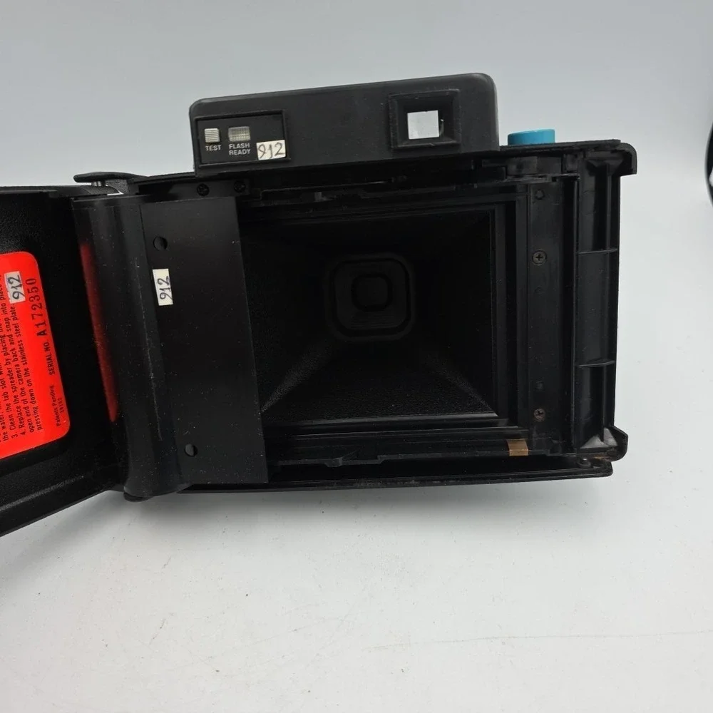 VINTAGE KEYSTONE 60 SECOND EVERFLASH CAMERA Model 800 UNTESTED Black & White